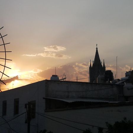 Casa Canario Hostel غوادالاجارا المظهر الخارجي الصورة