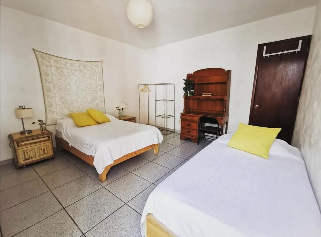 Casa Canario Hostel غوادالاجارا المظهر الخارجي الصورة